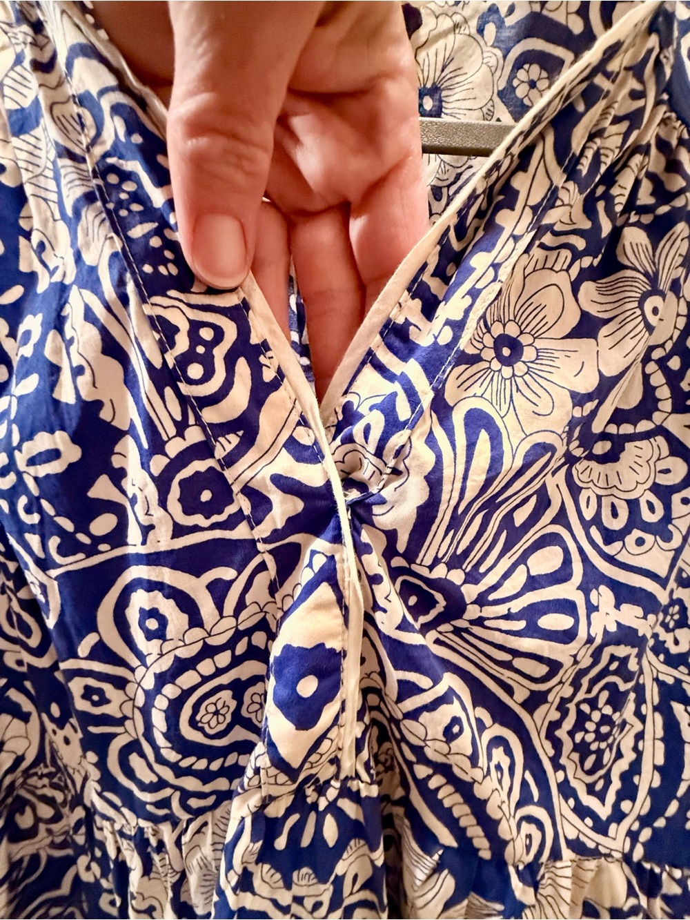 UMgee Blue & White Floral Print Women’s flutter sleeve dress medium - Picture 7 of 8